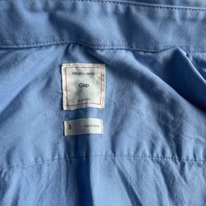 Gap shirt